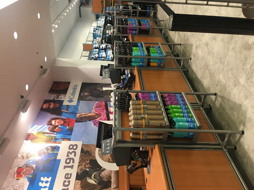 Sportswear Store «Columbia Sportswear Store - Gilroy, CA», reviews and photos, 681 Leavesley Rd d135, Gilroy, CA 95020, USA