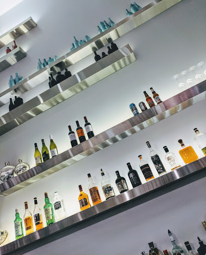 Bar «Wine on High Bar & Retail», reviews and photos, 789 N High St, Columbus, OH 43215, USA