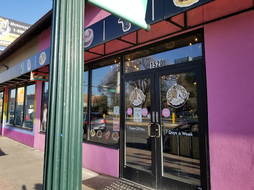 Donut Shop «Voodoo Doughnut Mile High», reviews and photos, 1520 E Colfax Ave, Denver, CO 80218, USA