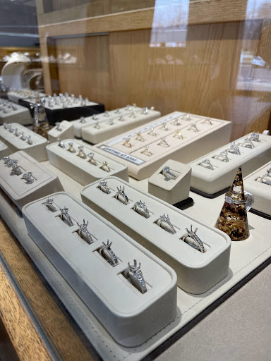 Jewelry Store «Edward Warren Jewelers», reviews and photos, 1610 Cross Creeks Blvd, Pickerington, OH 43147, USA