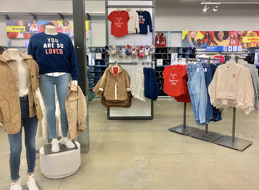 Clothing Store «Old Navy», reviews and photos, 90 Pleasant Valley St, Methuen, MA 01844, USA