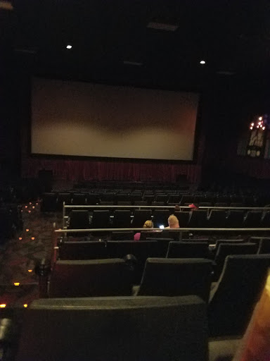 Movie Theater «Regal Cinemas Cobblestone Square 20», reviews and photos, 5500 Cobblestone Rd, Elyria, OH 44035, USA