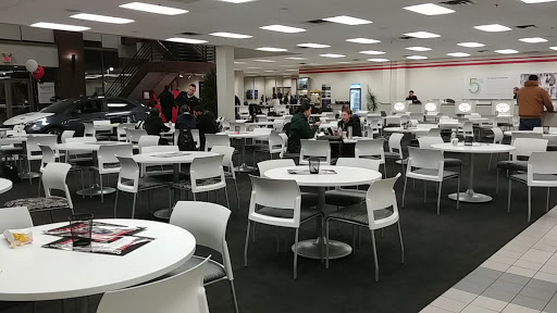 Toyota Dealer «Walser Toyota», reviews and photos, 4401 American Blvd W, Bloomington, MN 55437, USA