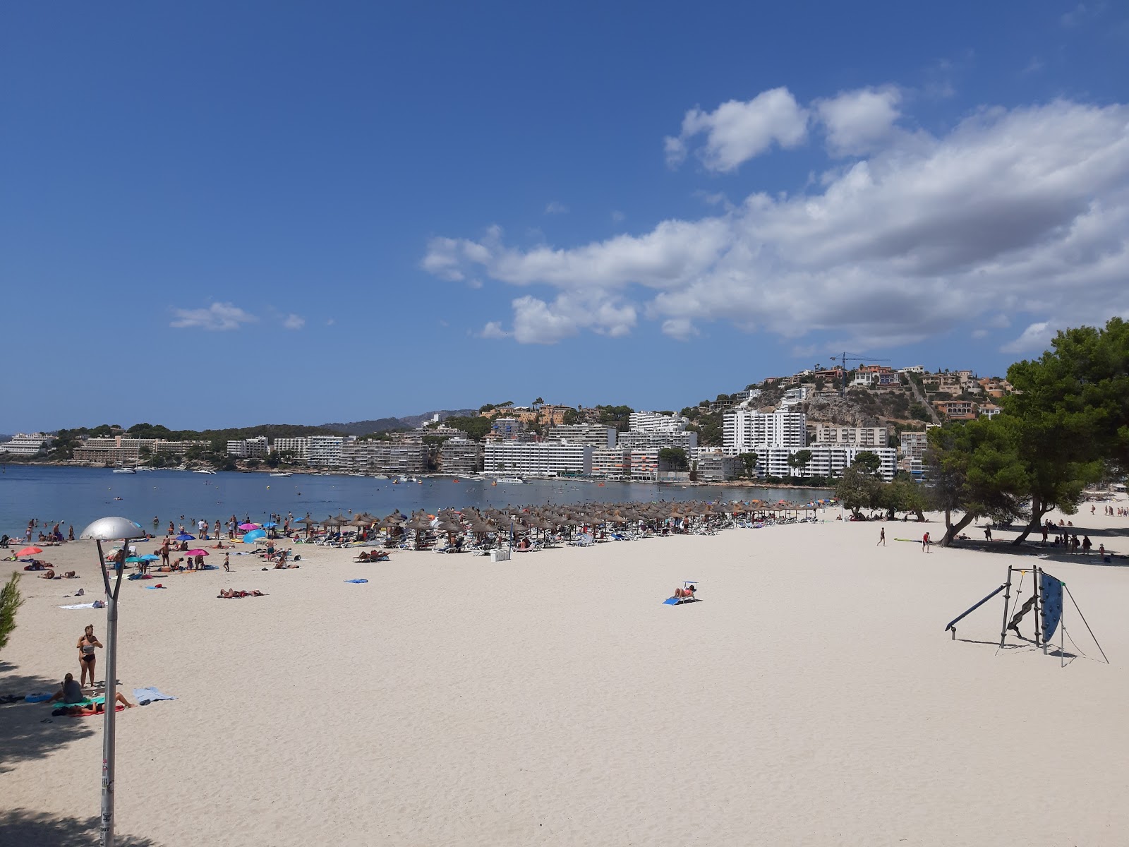 Foto di Playa Santa Ponsa con abbastanza pulita livello di pulizia
