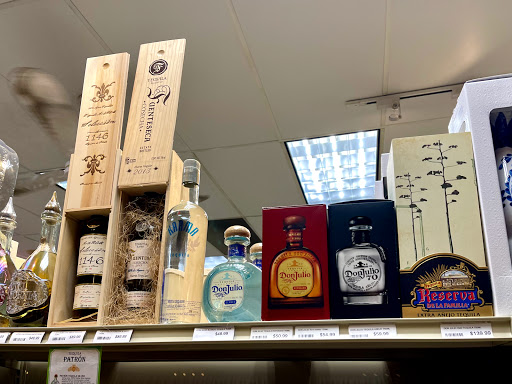 Liquor Store «One Stop Spirit Shop», reviews and photos, 339 New London Turnpike, Glastonbury, CT 06033, USA