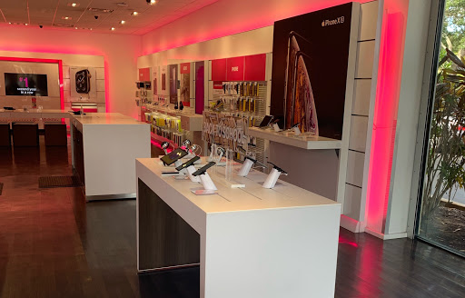 Cell Phone Store «T-Mobile», reviews and photos, 903 W Indiantown Rd #101, Jupiter, FL 33458, USA