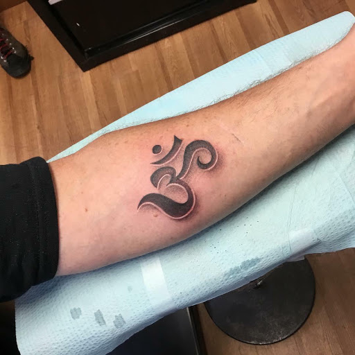 Tattoo Shop «Crossbones Tattoo & Piercings», reviews and photos, 19051 San Carlos Blvd #10, Fort Myers Beach, FL 33931, USA