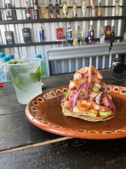 SNACKS DE MARISCOS “LA CRUDERíA”