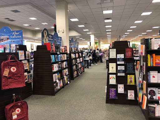 Book Store «Barnes & Noble», reviews and photos, 861 N E Mall Blvd, Hurst, TX 76053, USA