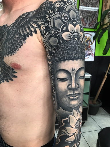 Tattoo Shop «Electric Voodoo Tattoo», reviews and photos, 34 Union Way # A, Vacaville, CA 95687, USA