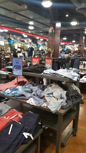 Clothing Store «Tillys», reviews and photos, 340 Inland Center Dr, San Bernardino, CA 92408, USA