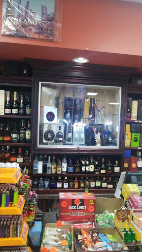 Convenience Store «McCormick Market», reviews and photos, 80 E Cermak Rd C, Chicago, IL 60616, USA