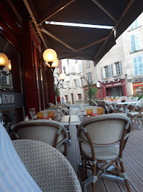 Atmosphère du Restaurant français Le Retinton à Beaujeu - n°6