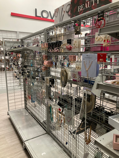 Clothing Store «Burlington Coat Factory», reviews and photos, 6055 E Main St, Columbus, OH 43213, USA