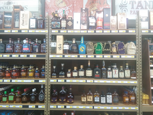 Liquor Store «Davis Liquor Outlet», reviews and photos, 1406 N Waco Ave, Wichita, KS 67203, USA