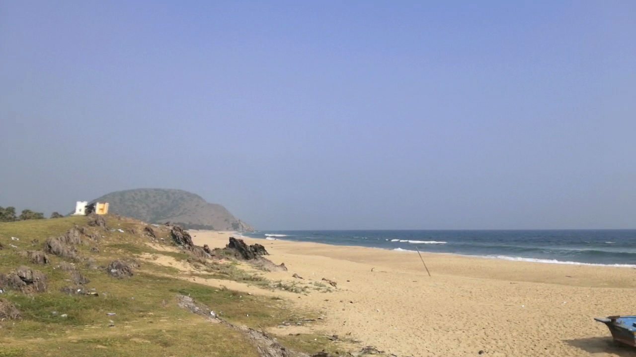 Φωτογραφία του Rambilli Beach με μακρά ευθεία ακτή