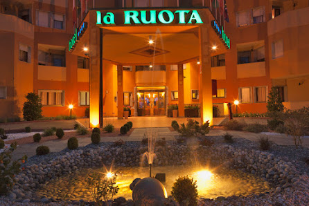 Hotel La Ruota Strada Provinciale Monregalese, 5, 12080 Pianfei CN, Italia