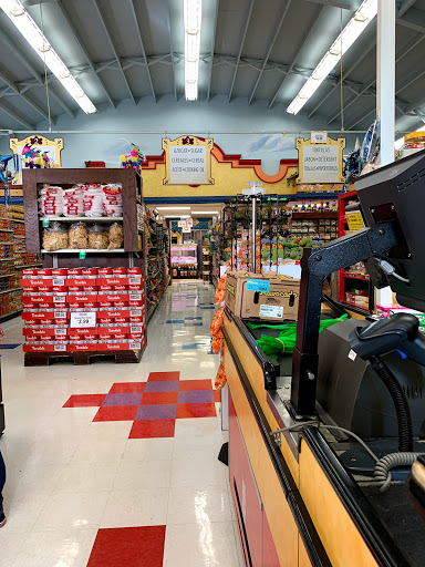 Grocery Store «La Plaza Market», reviews and photos, 40 S Rengstorff Ave, Mountain View, CA 94040, USA