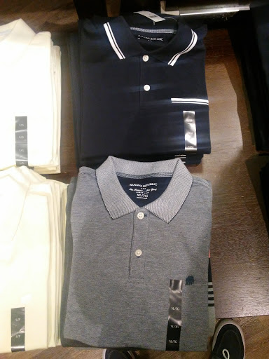 Clothing Store «Banana Republic Factory Store», reviews and photos, 1911 Chestnut St, Philadelphia, PA 19103, USA