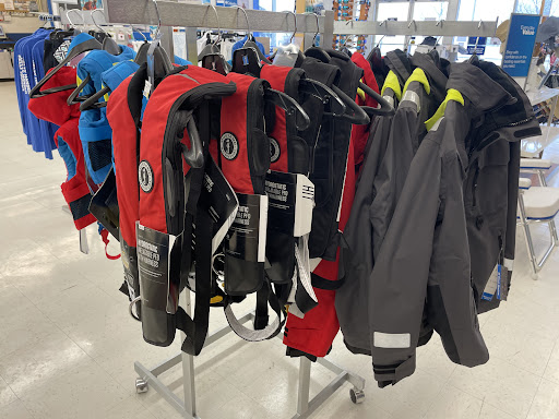 Marine Supply Store «West Marine», reviews and photos, 4141 S 76th St, Greenfield, WI 53220, USA