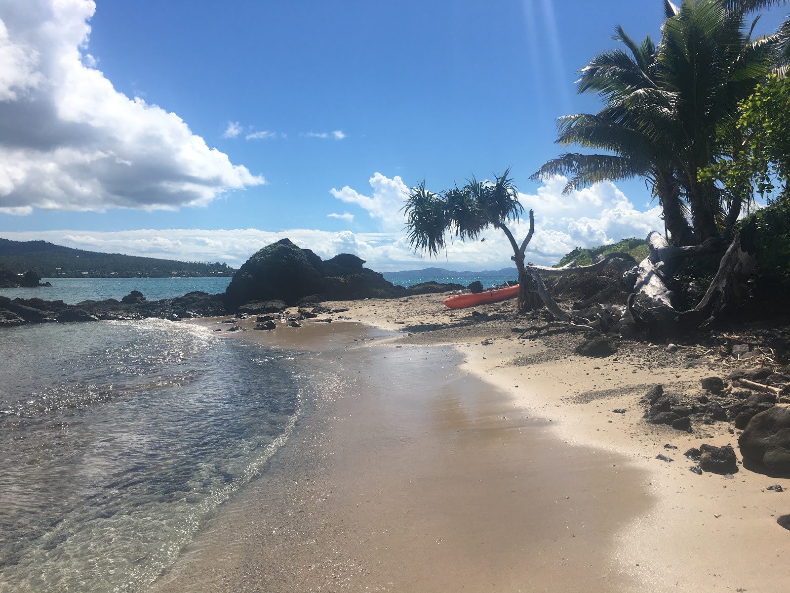 Coconut Beach的照片 带有碧绿色纯水表面