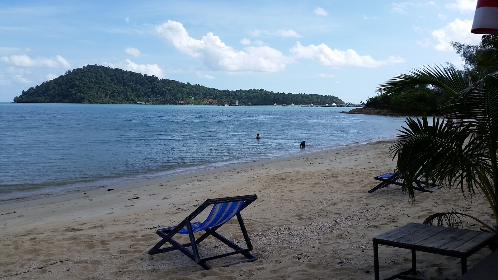 Photo of Koh Chang Tai Beach with straight shore