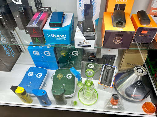 Tobacco Shop «Smoke Hut Smoke Shop», reviews and photos, 11902 Blue Ridge Boulevard g, Grandview, MO 64030, USA