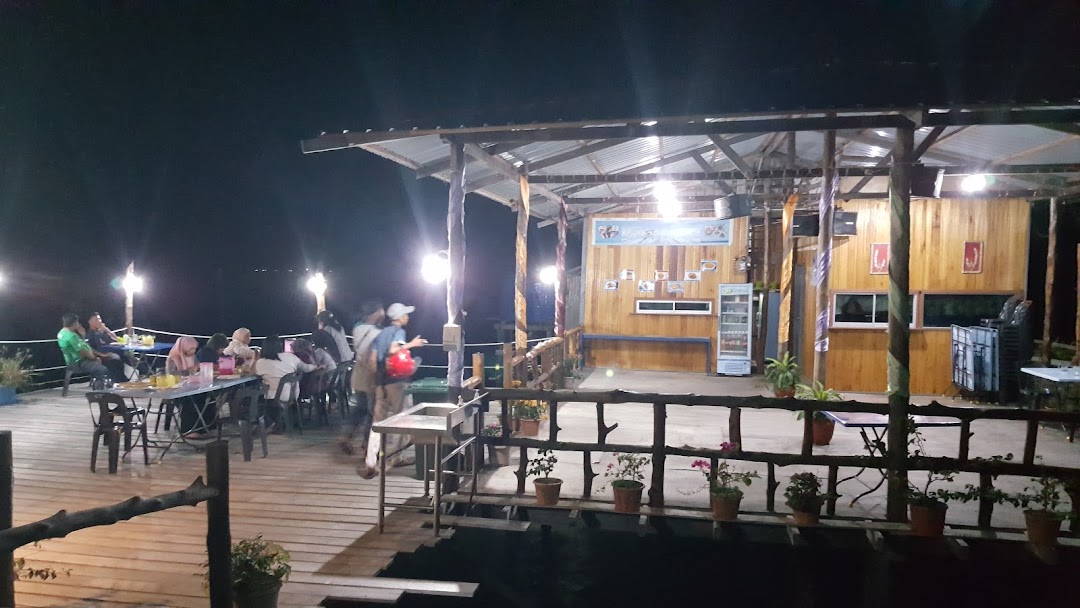 Anjung Warisan Parapat Seafood Restaurant