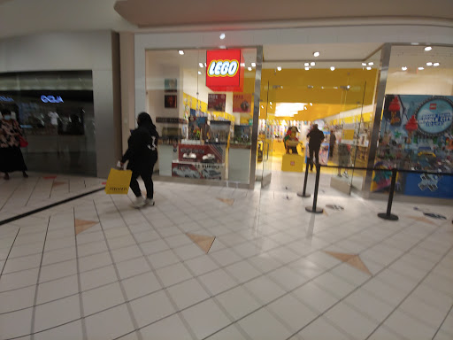 The LEGO® Store Willowbrook Mall