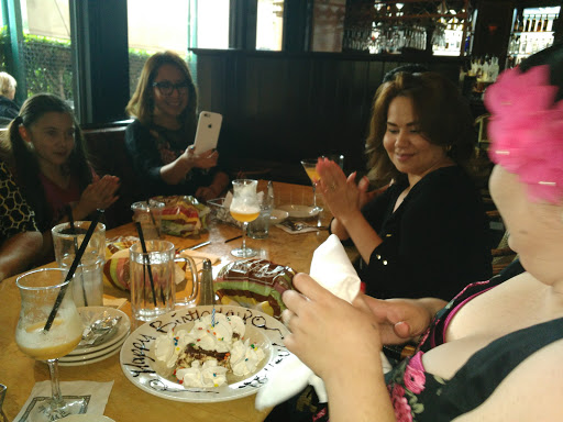 Restaurant «The Cheesecake Factory», reviews and photos, 2402 East Camelback, Phoenix, AZ 85016, USA