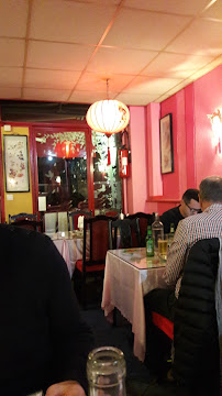 Atmosphère du Restaurant Nhu Y à Bagnères-de-Bigorre - n°7