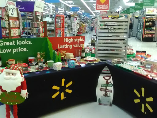 Department Store «Walmart Supercenter», reviews and photos, 300 Iowa Speedway Dr, Newton, IA 50208, USA