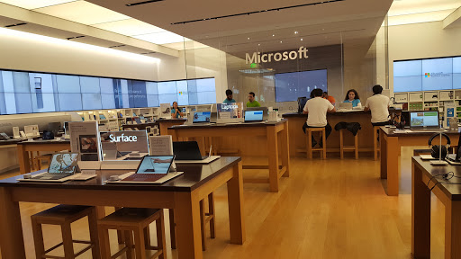 Computer Store «Microsoft Store - Dadeland Mall», reviews and photos, 7535 Dadeland Mall Cir W #2416, Miami, FL 33156, USA
