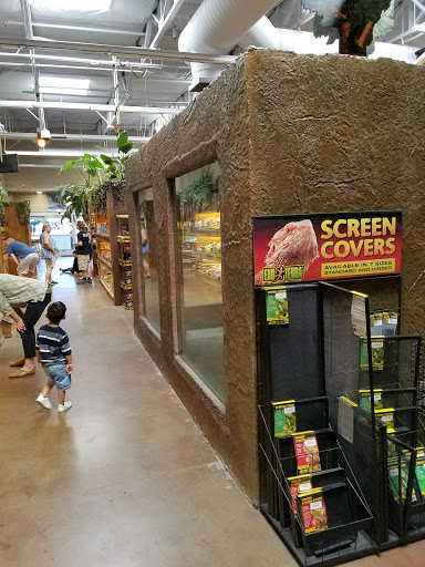 Pet Store «Lost Realms Pets», reviews and photos, 8059 N Cedar Ave, Fresno, CA 93720, USA
