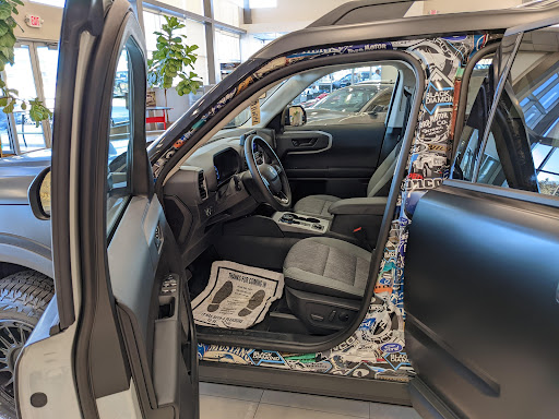Car Dealer «Metropolitan Ford of Eden Prairie», reviews and photos, 12477 Plaza Dr, Eden Prairie, MN 55344, USA