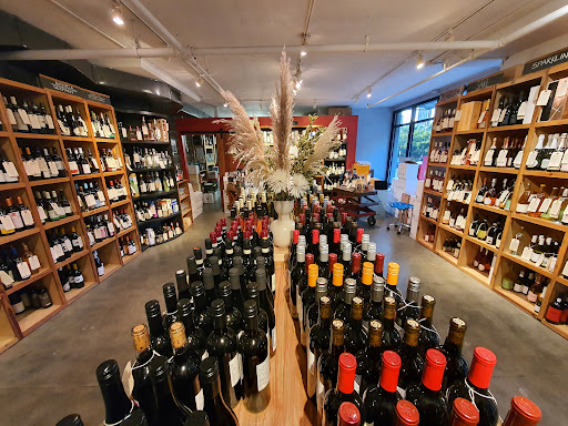 Wine Store «Waterfront Wines & Spirits», reviews and photos, 360 Furman St, Brooklyn, NY 11201, USA
