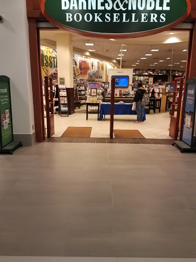 Book Store «Barnes & Noble», reviews and photos, 230 Main St, White Plains, NY 10601, USA