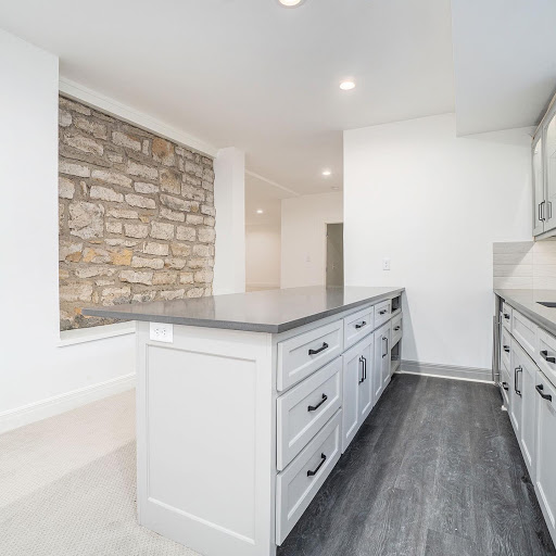 Cabinet Maker «CUSTOM CABINETS BY LAWRENCE CONSTRUCTION INC», reviews and photos, 1427 Merriam Ln, Kansas City, KS 66103, USA