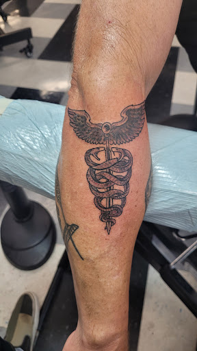 Tattoo Shop «Ink Slingers», reviews and photos, 1355 E Kearney St, Springfield, MO 65803, USA