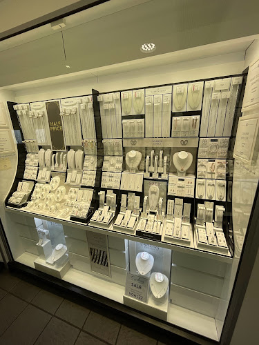 Reviews of Warren James Jewellers in Bournemouth - Jewelry