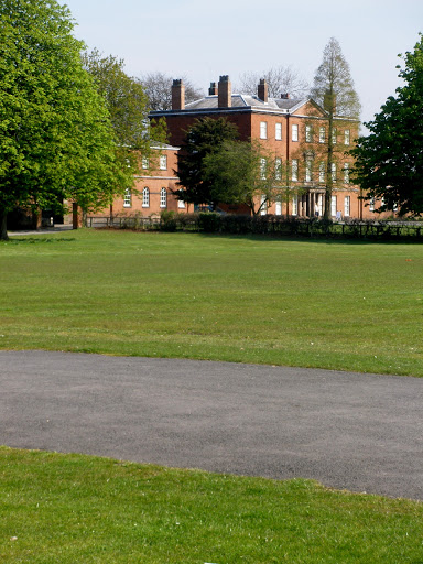 Parks for picnics in Manchester