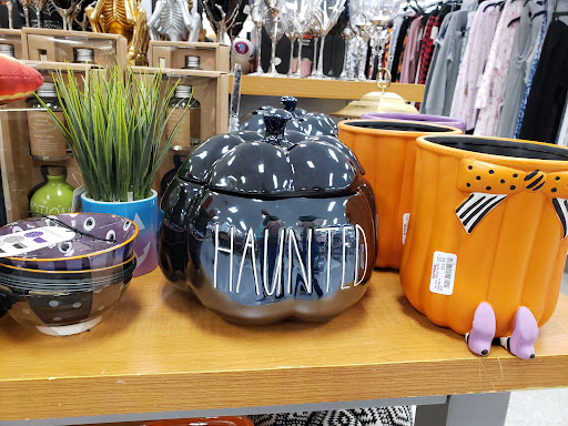 Department Store «T.J. Maxx», reviews and photos, 2003 N Eastman Rd #60, Kingsport, TN 37660, USA