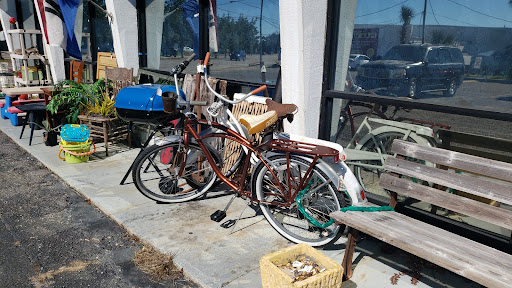 Flea Market «Fort Walton Beach Flea Market», reviews and photos, 125 Eglin Pkwy SE, Fort Walton Beach, FL 32548, USA