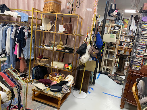 Thrift Store «OddBalls Nifty Thrift», reviews and photos, 530 NE 13th St, Fort Lauderdale, FL 33304, USA