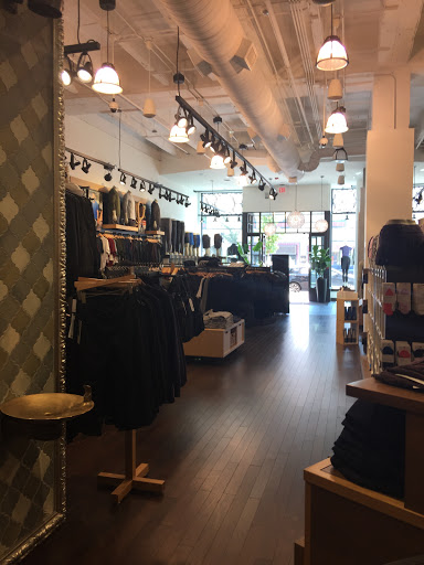 Sportswear Store «lululemon», reviews and photos, 444 Nichols Rd, Kansas City, MO 64112, USA