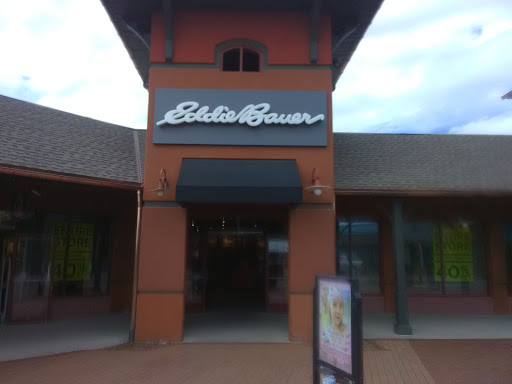 Clothing Store «Eddie Bauer Outlet», reviews and photos, 5050 Factory Shops Blvd #930, Castle Rock, CO 80108, USA