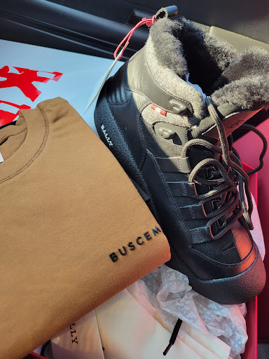 Clothing Store «Krush Clothing», reviews and photos, 4447 Mayfield Rd, South Euclid, OH 44121, USA