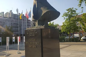 Pomnik Marszałka Józefa Piłsudskiego image
