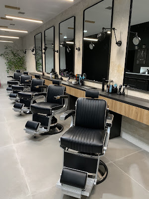 The Barber Montbauron à Versailles