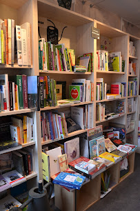 Bibliothèque du Restaurant Mille Feuilles à Bièvres - n°5